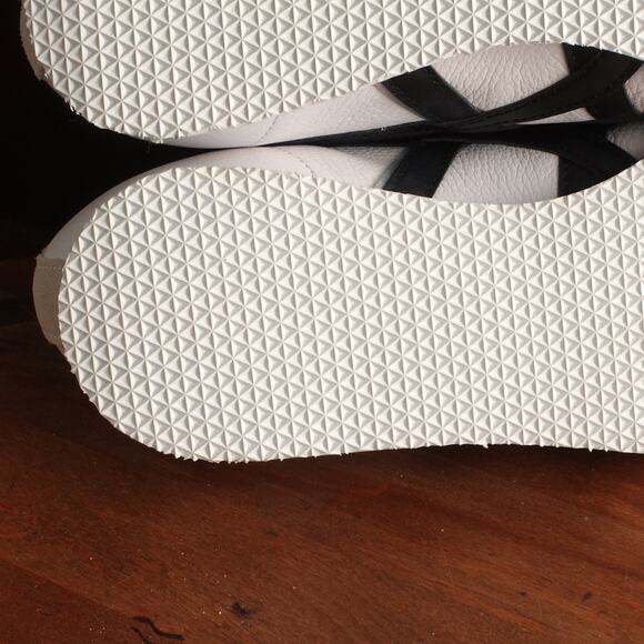 Onitsuka Tiger Sneakers Mens SZ 7.5 White Black FB Trainer Casual Athletic Shoes - Picture 10 of 16